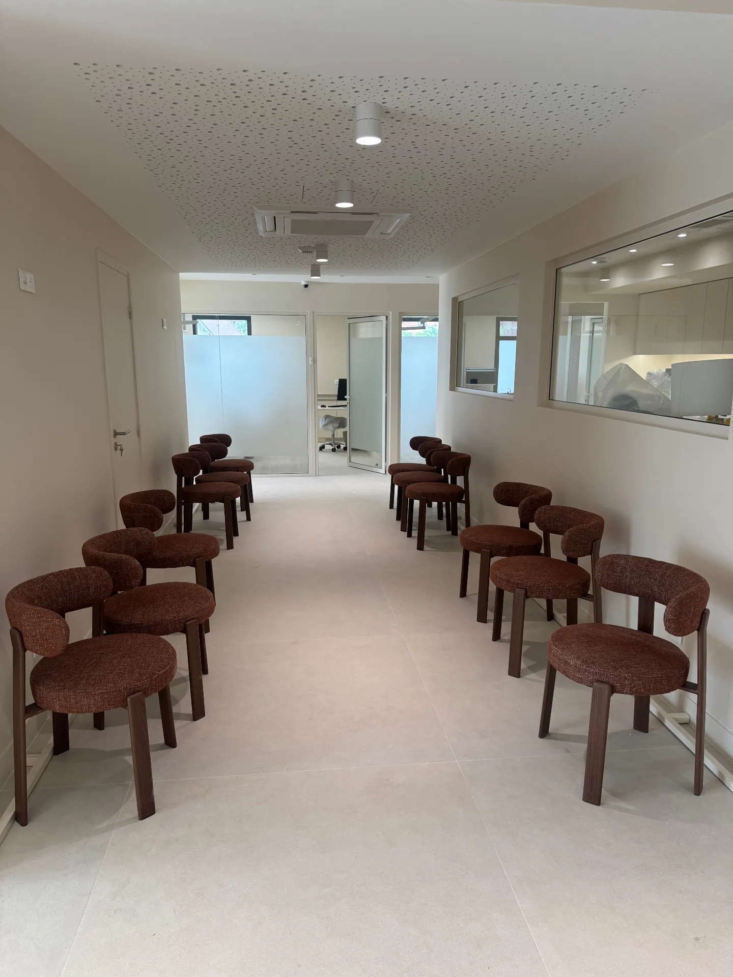 Salle d'attente du Cabinet Monte-Cristo, cabinet médico-dentaire à Marly-le-Roi, Yvelines